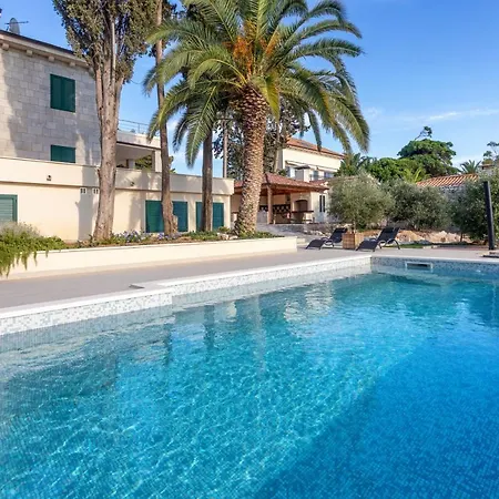 Bozic Hvar * Хвар