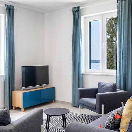 Bozic Hvar フヴァル