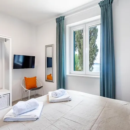 Bozic Hvar フヴァル