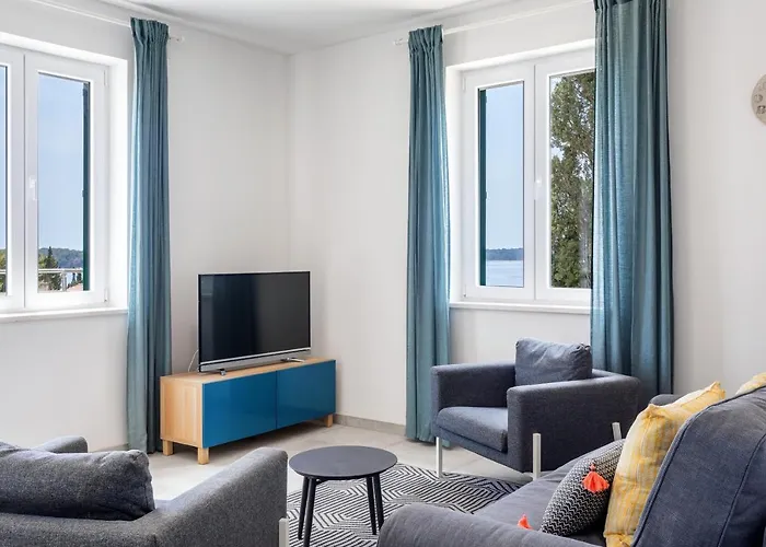 Bozic Hvar フヴァル